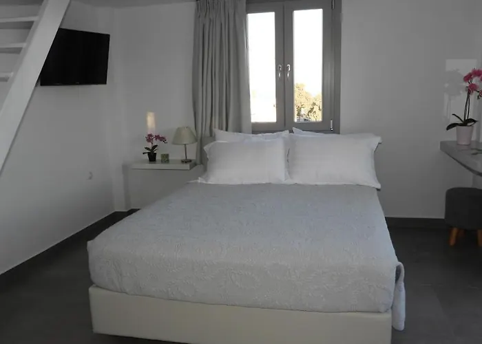 Niovi 4* Fira (Santorini)