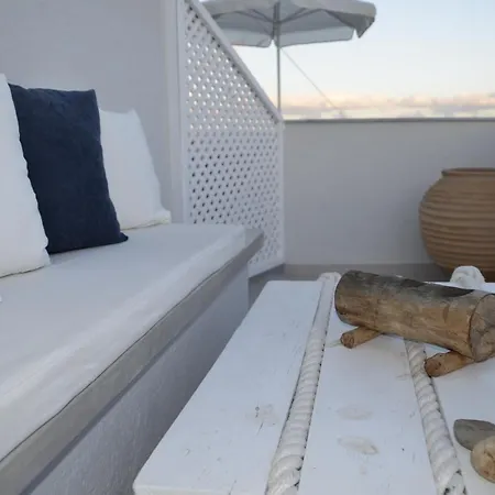 Niovi Pensionat Fira (Santorini)