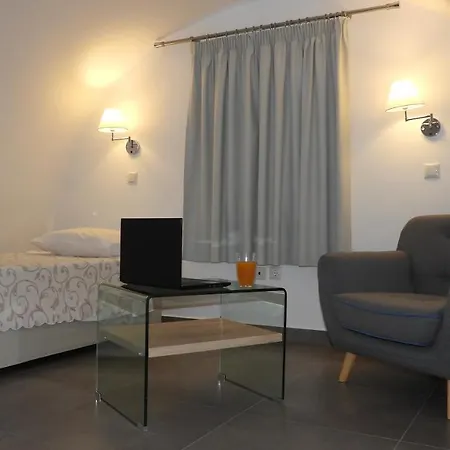 Niovi 4* Fira (Santorini)