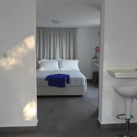 Niovi 4* Fira (Santorini)