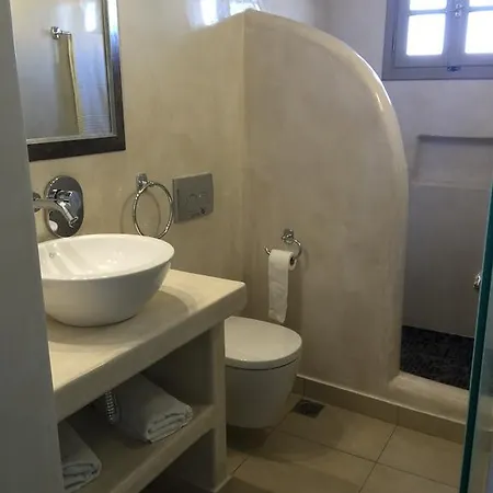 Niovi Fira (Santorini)